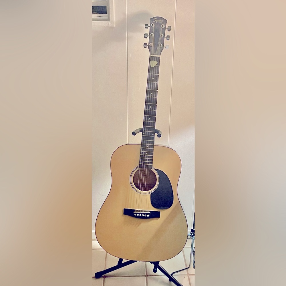 Fender Acoustic Squier Guitar